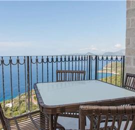 2 Bedroom Apartment with 2 Shared Pools, sleeps 4